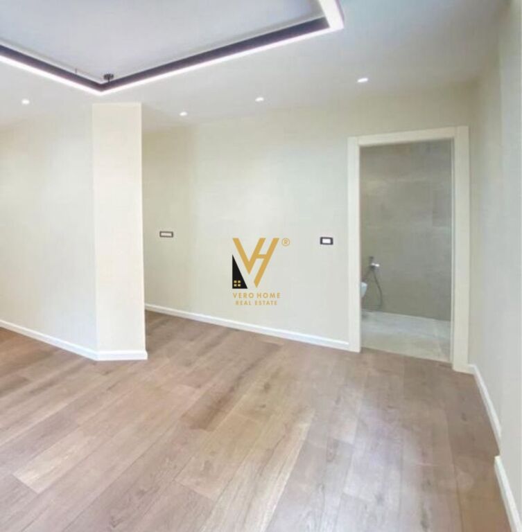JEPET ZYRE 72 M2 ME QIRA TE KIKA 1, KOMUNA E PARISIT 750 EURO