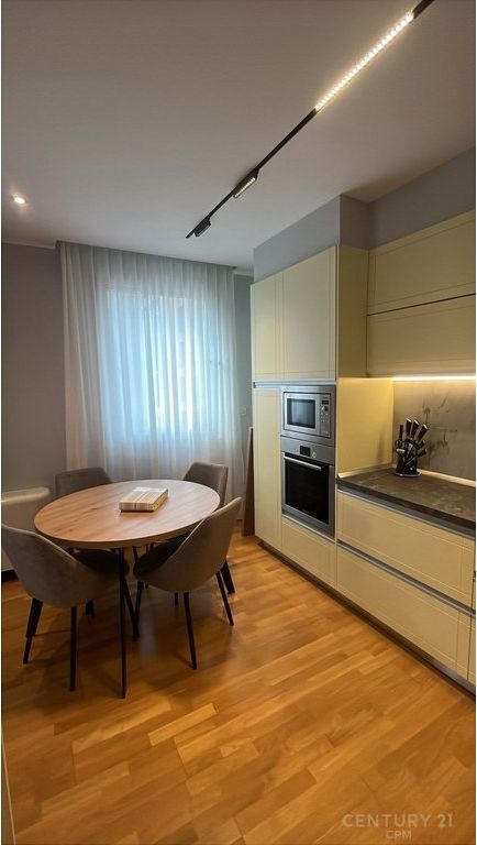 APARTAMENT 3+2 ME QIRA TEK LIQENI I TIRANES