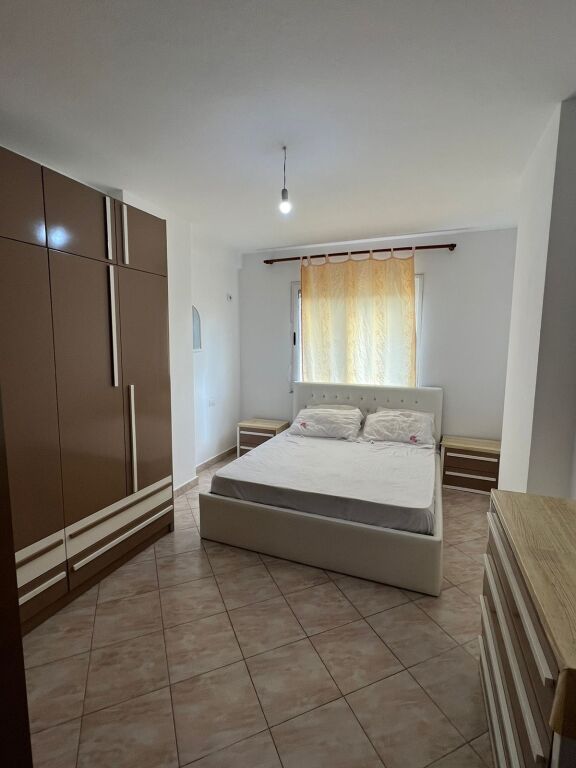 Qera: Apartament 1+1  i mobiluar kati 6 ,72 m2 Cmimi 400 euro