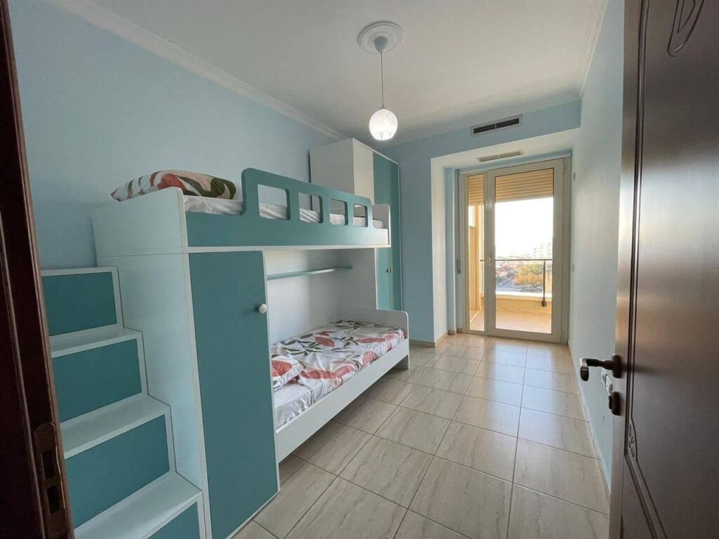 Apartament 2+1 me Pamje Deti me Qera Afatgjatë - Lungomare, Vlore