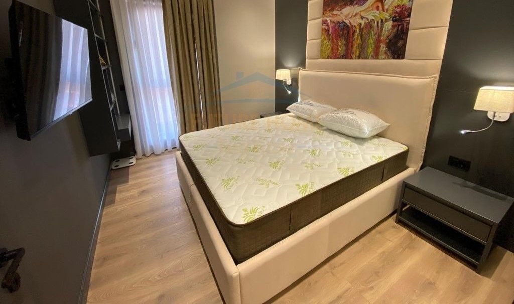 Affitto, Appartamento 1+1, Via Kavajes, Tirana