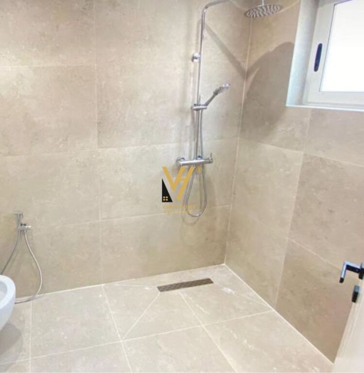 JEPET ZYRE 66 M2 ME QIRA TE KIKA1, KOMUNA E PARISIT 600 EURO