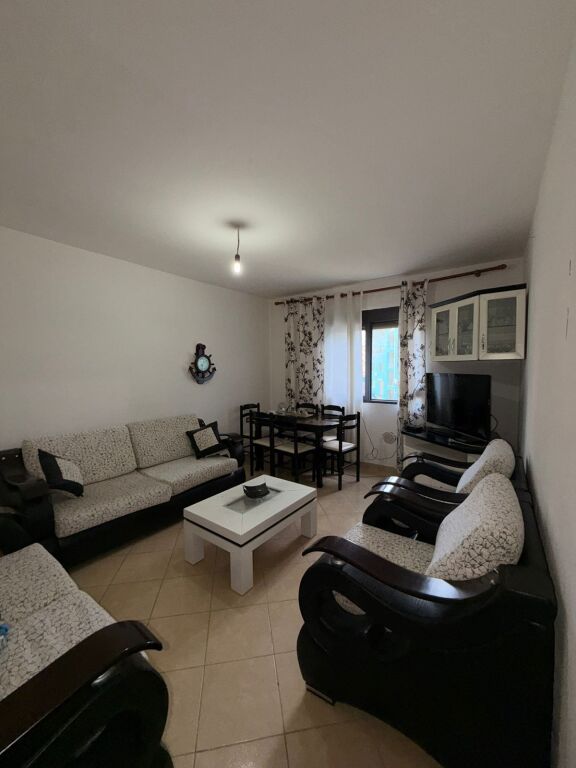🏡 APARTAMENT ME QERA 2+1 (E pershtatur)