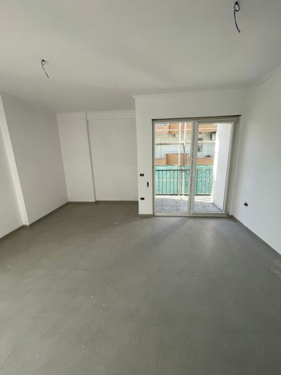 IN VENDITA APPARTAMENTO 2+1 KAMEZ 8.290.000 LEKE