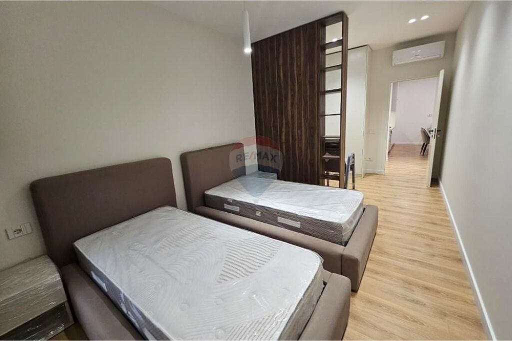 Apartament - Për Qira - Liqeni I Thatë, Tiranë