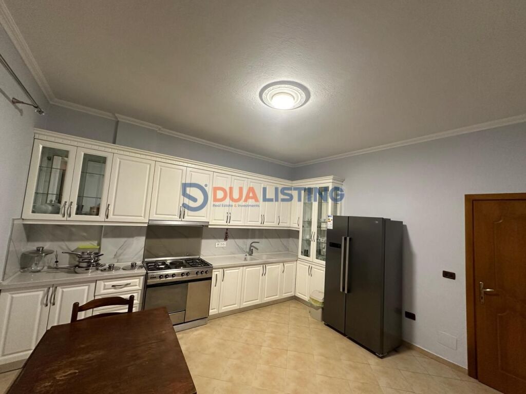 Affittasi villa privata su 3 piani, Mjull Bathore (vicino ad Akacia)
