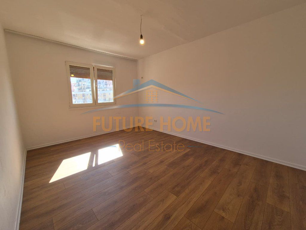Shitet, Apartament 1+1, Oxhaku, Tiranë.