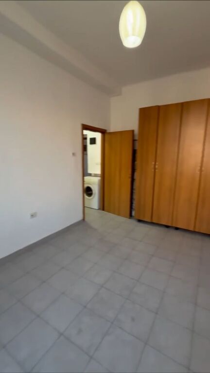 UFFICIO IN AFFITTO 50 M BLLOK 60.000 LEKE