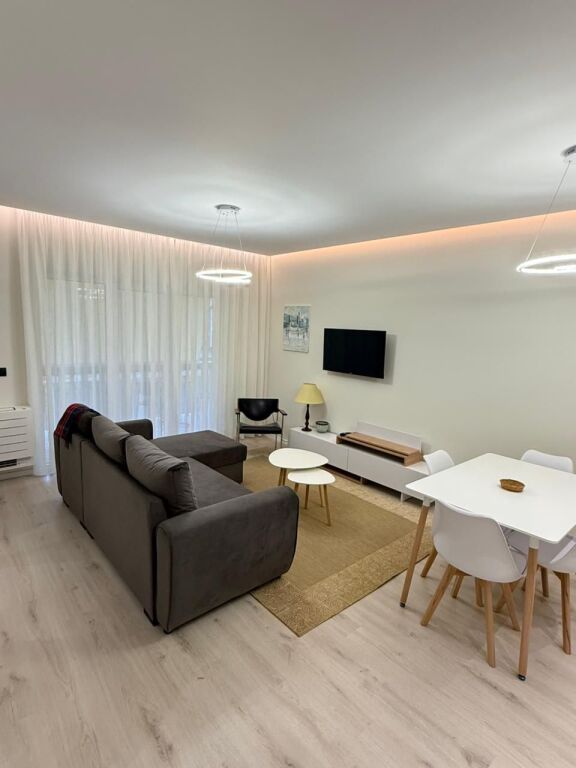 🏡 Appartamento 1+1 in Affitto – Zona del Liceo (vicino a RTSH) ✨