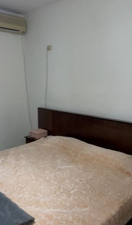 Apartament 1+1 në Astir Te jata market me 400€