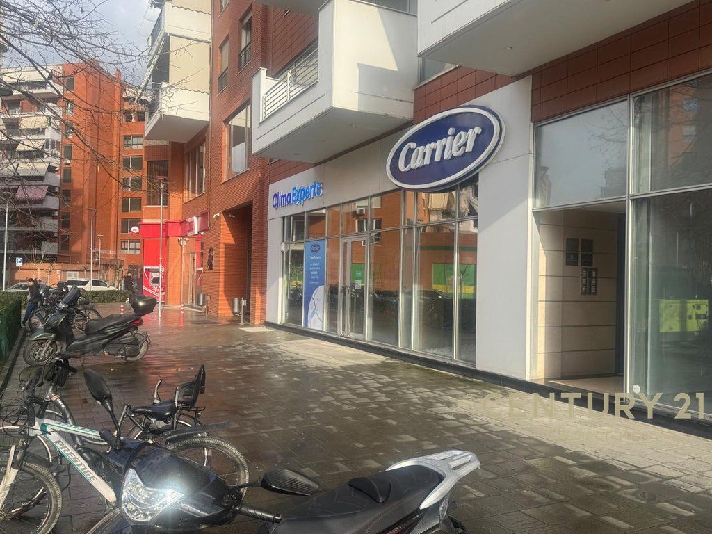 Jepet me qira ambient komercial në Kompleksi Delijorgji, një nga zonat më të frekuentuara të Tirana.