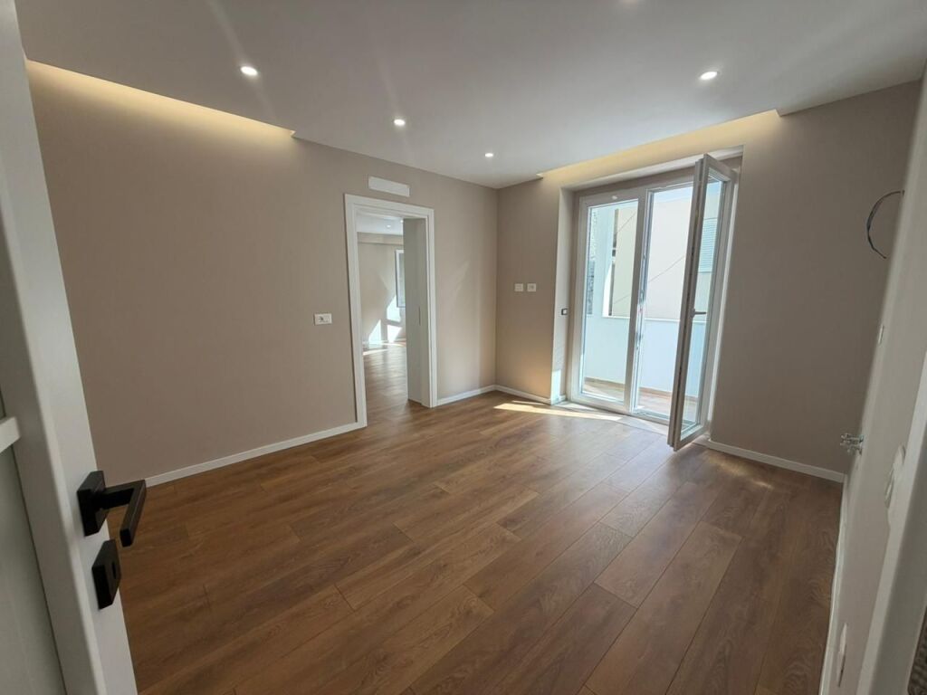 Vendo appartamento 1+1, a Mine Peza, Tirana
