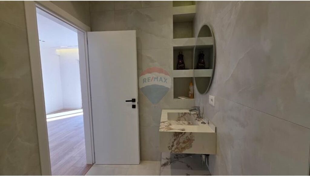 🌊 Appartamento 2+1+2 in Vendita – Lungomare, Vlora