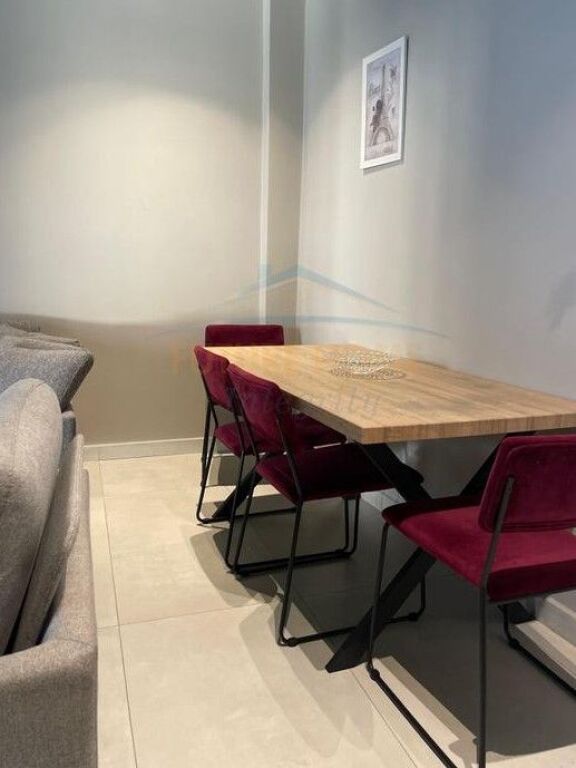 Qera, Apartament 1+1+Post parkimi, Rruga e Dibrës, Tiranë.