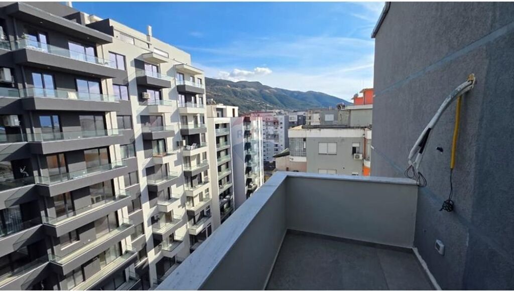 🌊 Appartamento 2+1+2 in Vendita – Lungomare, Vlora