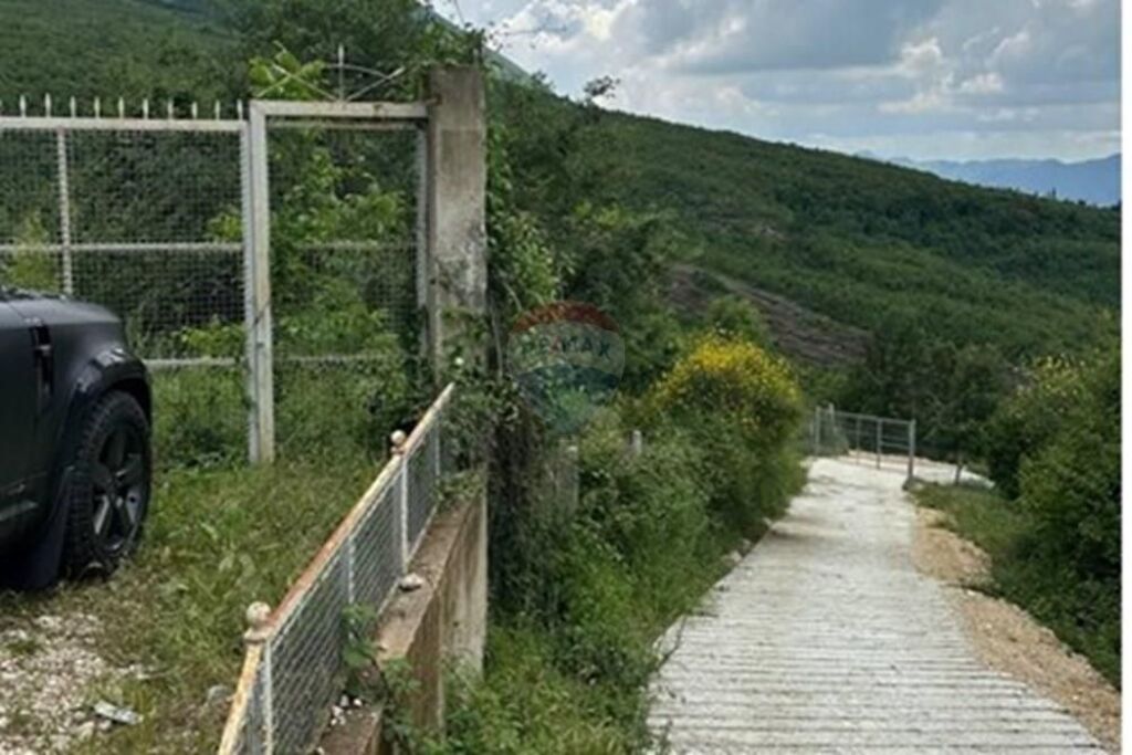 Terreno in Vendita – 1.400 m² a Dajt