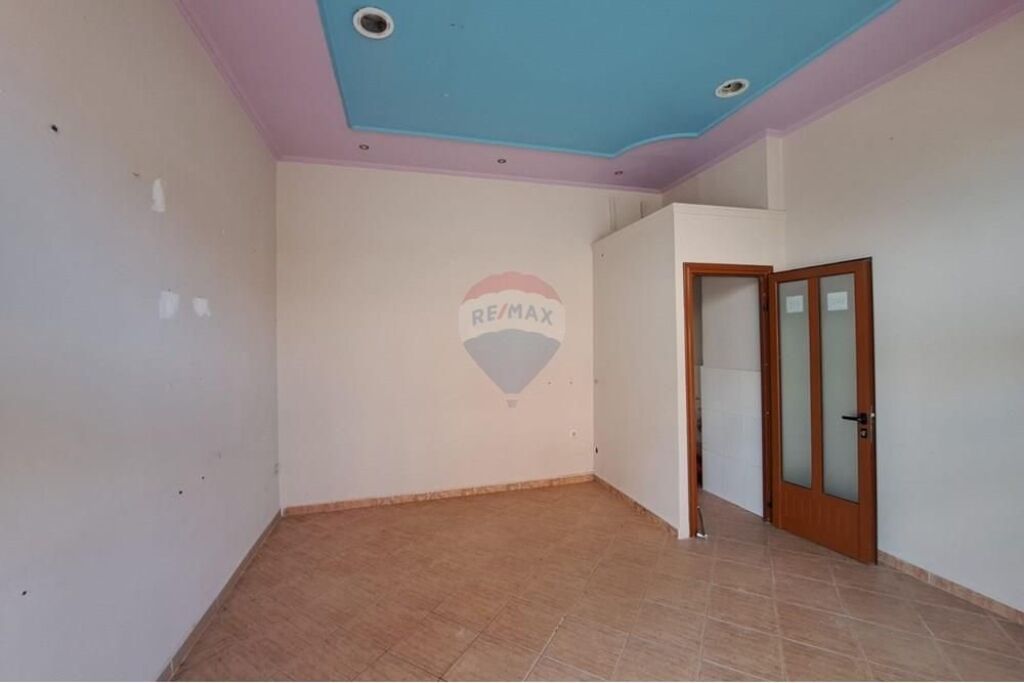 🏬 Shop for Sale – Near the Municipality, Vlora