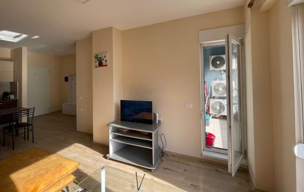 Apartament me qira 2+1+2, tek Kompleksi Magnet