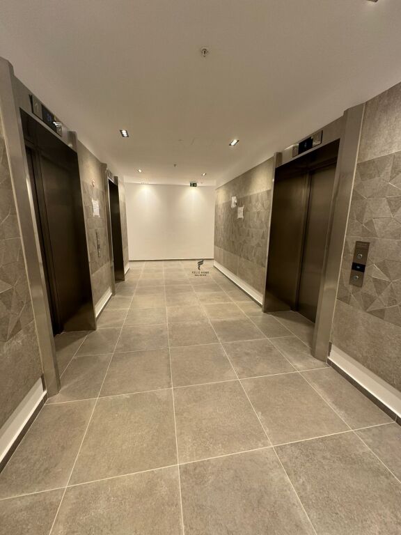 UFFICIO IN AFFITTO 875 M2 AIR ALBANIA 35.000 EURO  FH-57991
