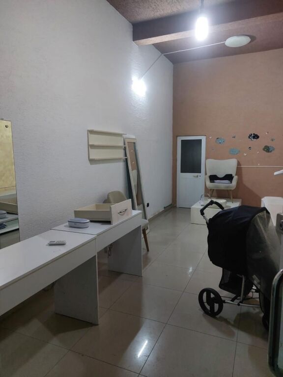 Jepet ambient biznesi me qera ne qender-durres