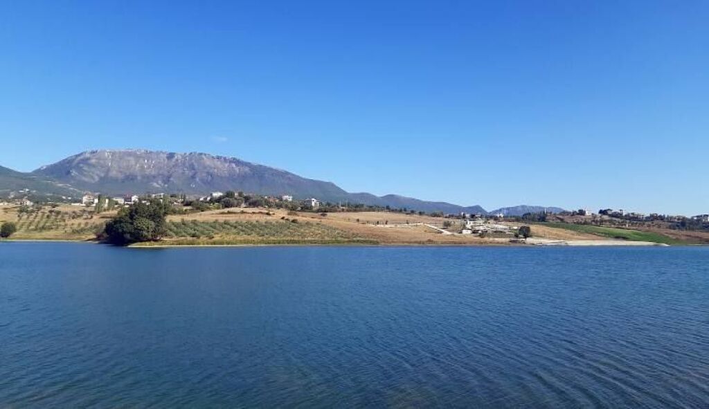 🏡 VILË NË SHITJE ROLLING HILLS LIQENI