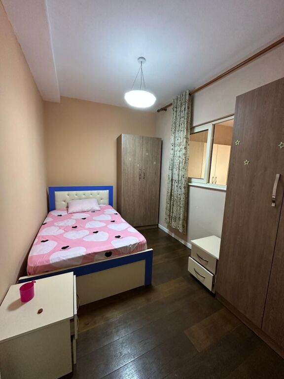 🏠Vicino alla scuola elementare Mihal Grameno, si affitta il primo piano di una villa 2+1, arredata, 50.000 Leke