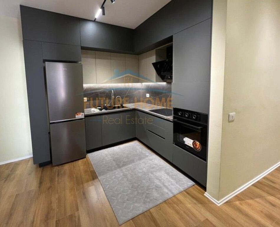 Qera, Apartament 1+1,Galeria Roma , Rruga e Kavajes, Tirane !