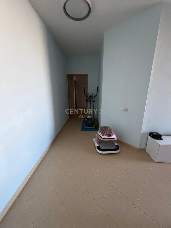 VENDIAMO APPARTAMENTO 2+1+2 VICINO A GLOBE