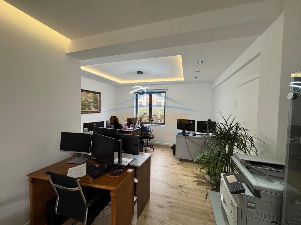 Business Premises for Rent, Zogu 1 Boulevard, Tirana Empire64841