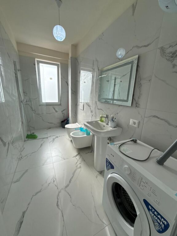 Apartament me qera 2+1+2+ballkon