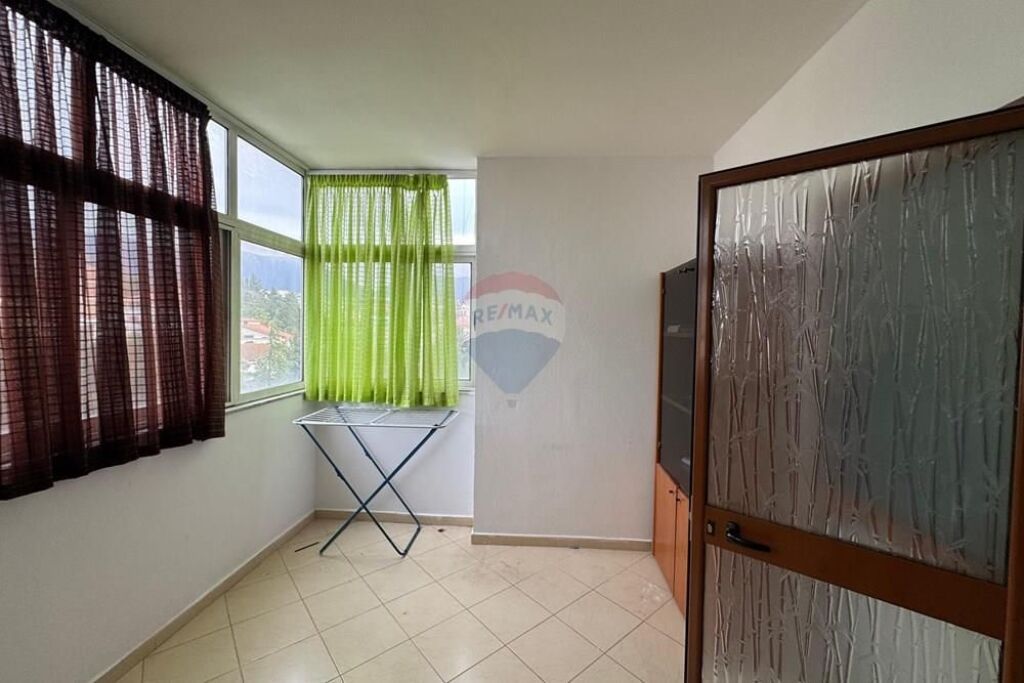 Apartament - Për Qira - Vilat Gjermane, Tiranë