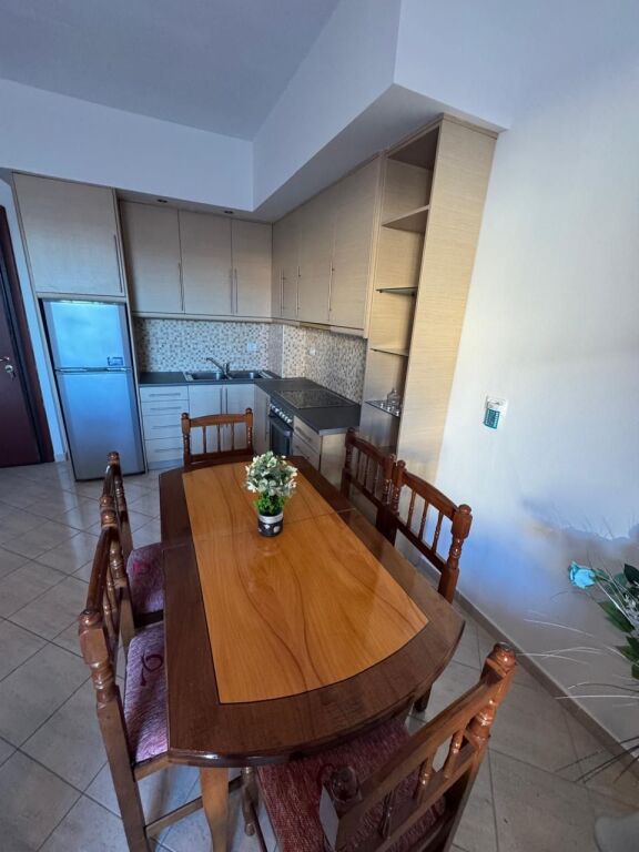 Appartamento 1+1 a Sarandë, 55 m², vista mare, pronto per abitare