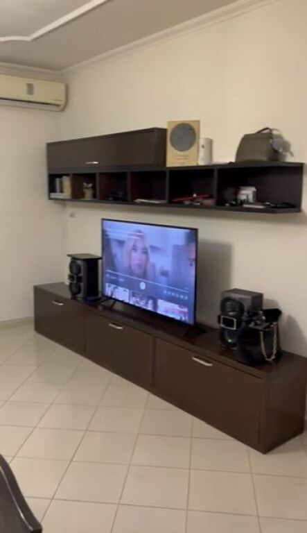 Apartament 1+1 në Astir Te jata market me 400€
