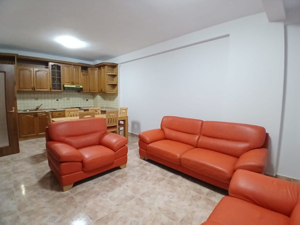 2+1, arredato vicino a him kolli myslym shyri, 500 mila lek
