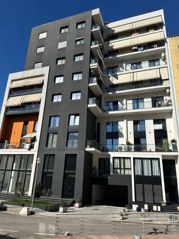 epet me qira ambient biznesi 🏢 📍 Përballë Kontakt | Ish-Parku