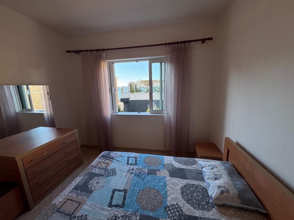 Appartamento 1+1 a Sarandë, 55 m², vista mare, pronto per abitare