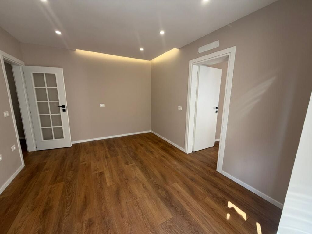 Vendo appartamento 1+1, a Mine Peza, Tirana