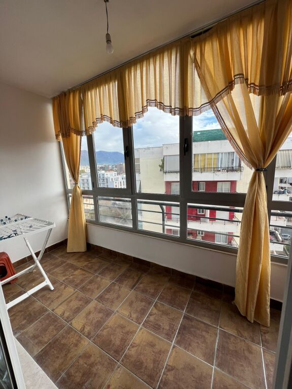 Qera: Apartament 1+1  i mobiluar kati 6 ,72 m2 Cmimi 400 euro