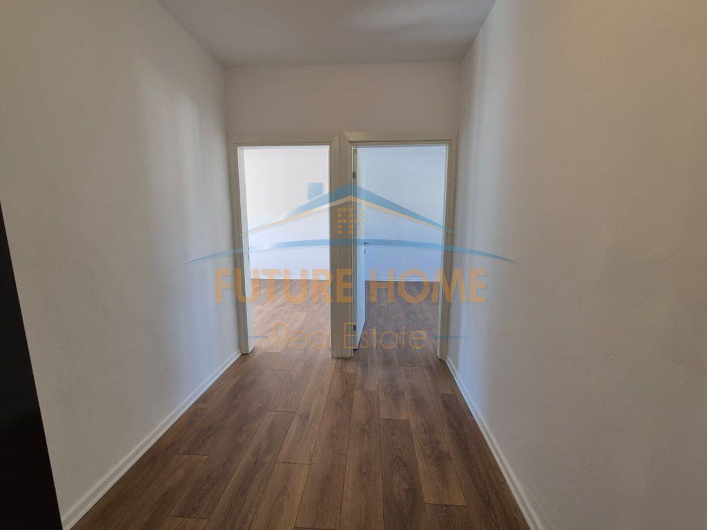 Shitet, Apartament 1+1, Oxhaku, Tiranë.