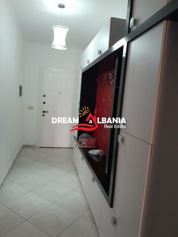 Jepet Apartament 2+1 ne zonen e Yzberishtit prane Rruges 3 Deshmoret  ( ID 42215493 )
