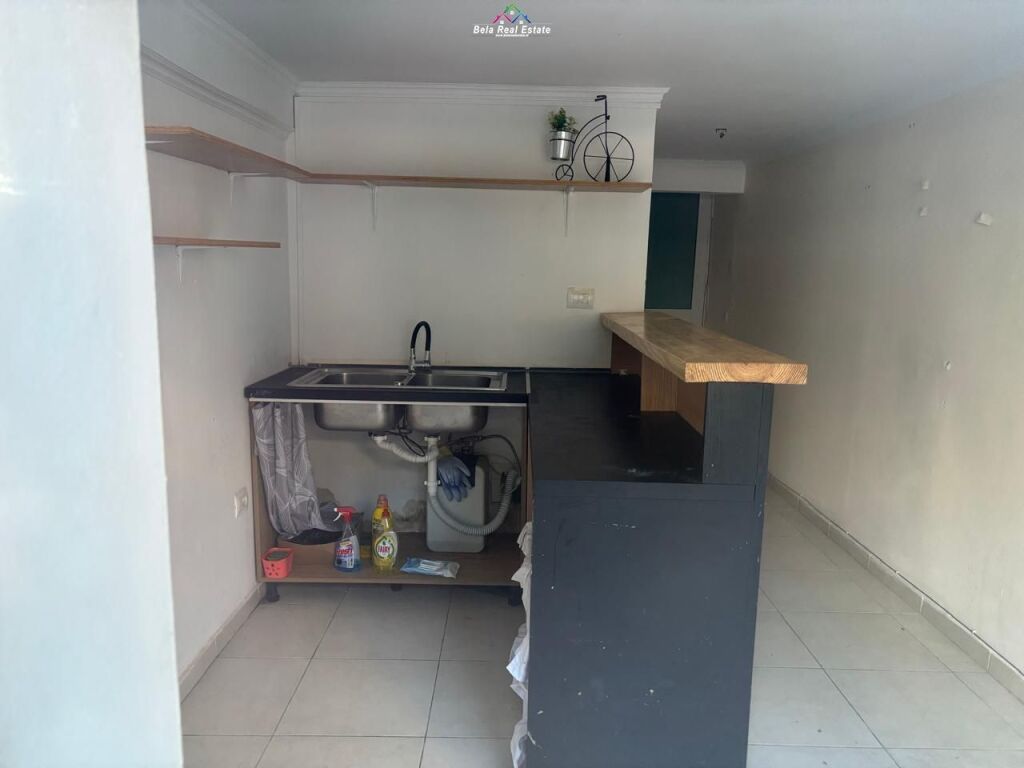 Dyqan Me Qera Tek Ish Ekspozita ( ID BD21808) Tirane