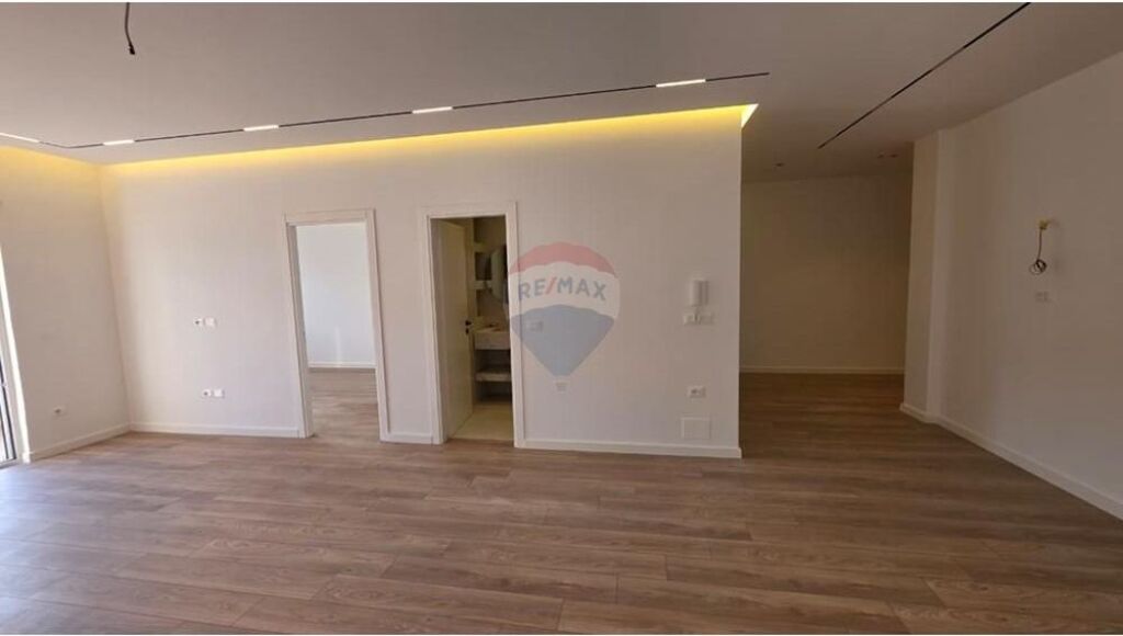 🌊 Appartamento 2+1+2 in Vendita – Lungomare, Vlora