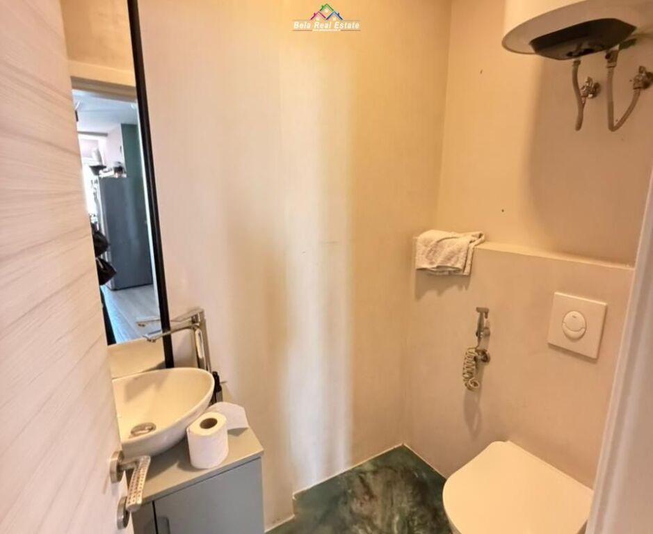 Appartamento In Affitto 2+1 Vicino Al Vecchio Mercato Elettrico (ID B221404) Tirana