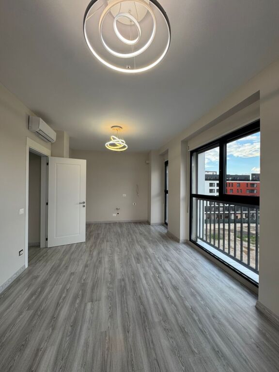 1+1,unfurnished for office or residence, near the intersection new boulevard, 500 euros