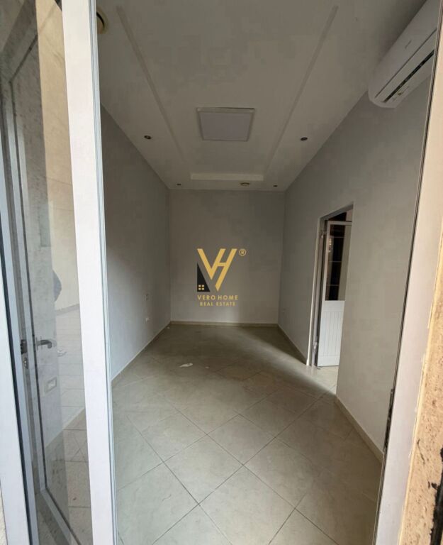 LOCALE COMMERCIALE 40 M2 IN AFFITTO PRESSO LA PROCURA 39.000 LEKE