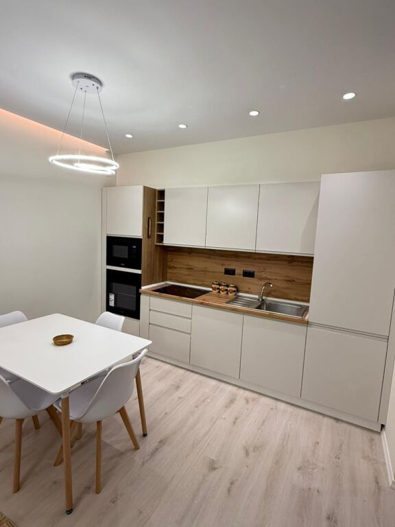 🏡 Appartamento 1+1 in Affitto – Zona del Liceo (vicino a RTSH) ✨