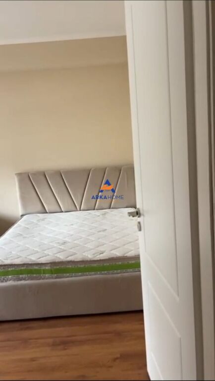 JEPET APARTAMENT ME QERA 2+1+2 BALLKONE "RRUGA 5 MAJI" 55.000 LEKE
