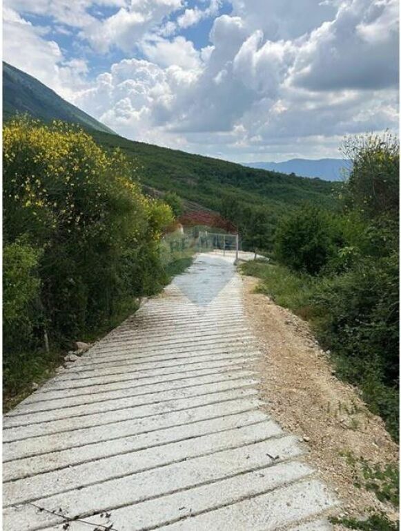 Terreno in Vendita – 1.400 m² a Dajt