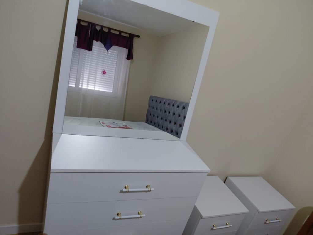Jepet Apartament me Qira 1+1 tek Rruga e Dibrës !