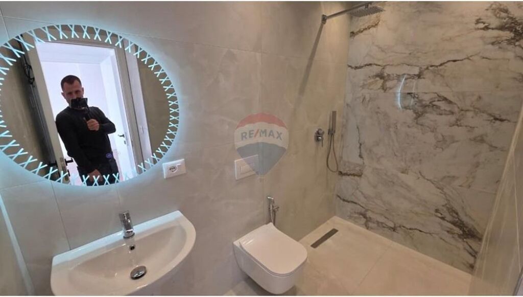 🌊 Appartamento 2+1+2 in Vendita – Lungomare, Vlora